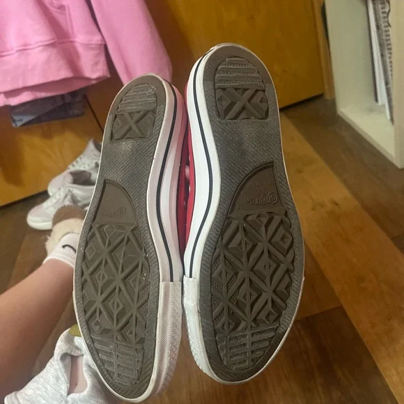 Converse Red Canvas High-Tops women's size 8 - Picture 3 of 5